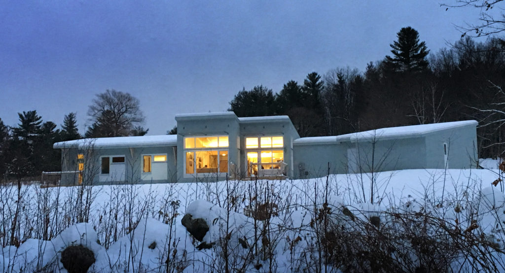 Zum home in the snow